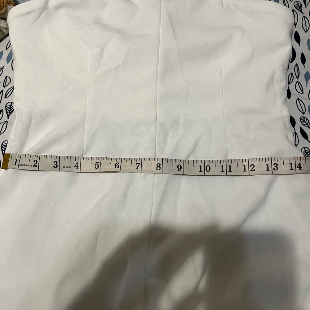 Zara White Jumpsuit with Minimalist Design - Picture 8 of 8